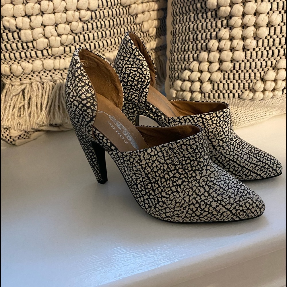 Jeffrey Campbell free people heels